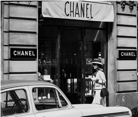 chanel hace historia|coco chanel ejemplos.